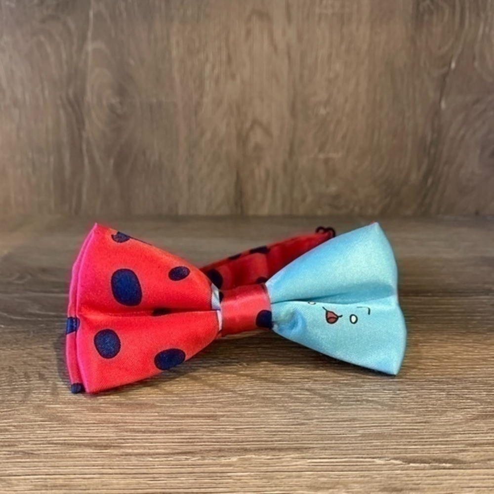 3/$25 NWOT Bravest Warriors Catbug Bow Tie